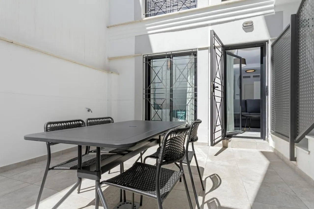 Malaga Rivas 34 Suites Homes Hotel apartamentowy